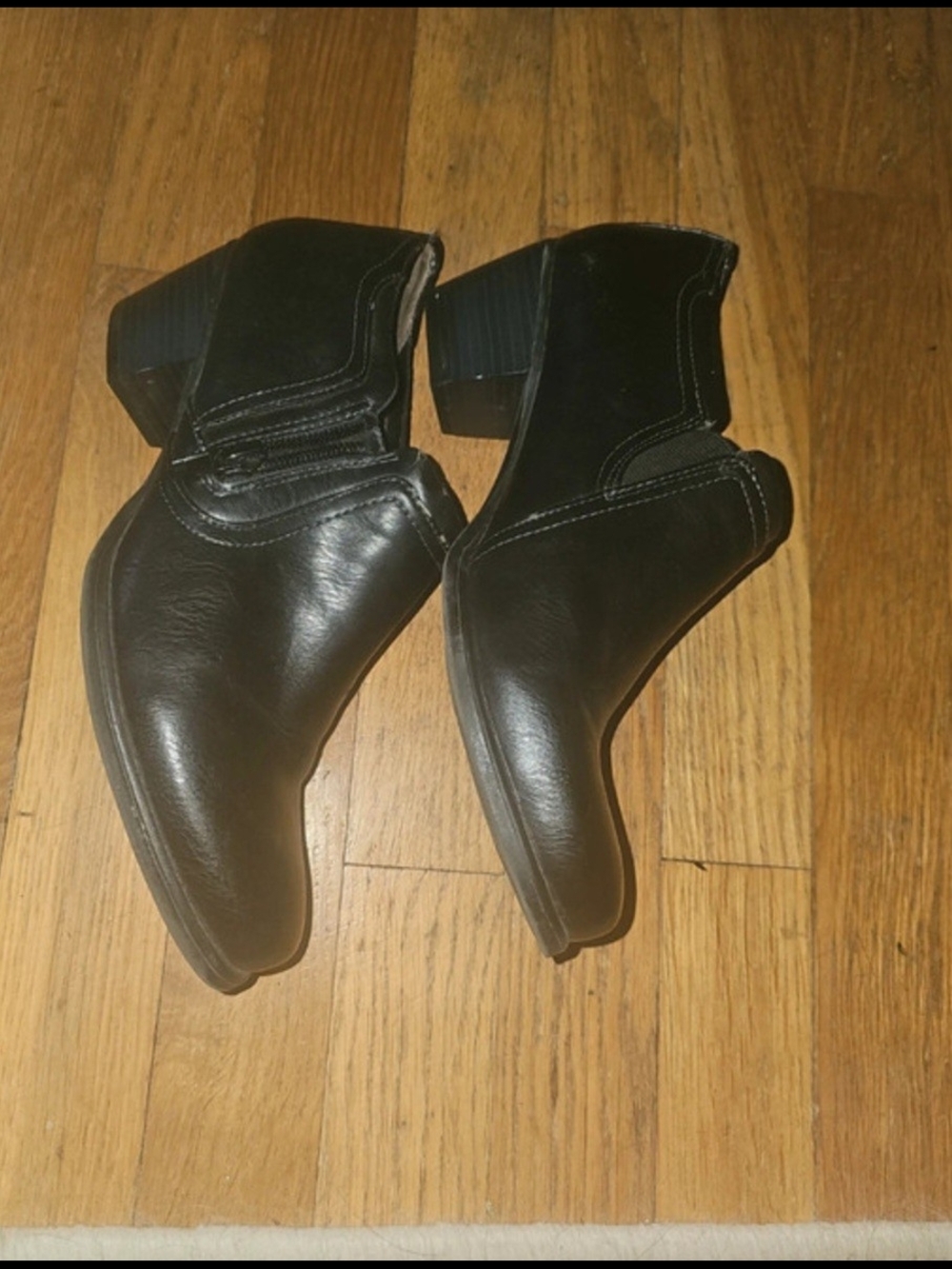 Clarks Black Women's Leather Ankle Booties